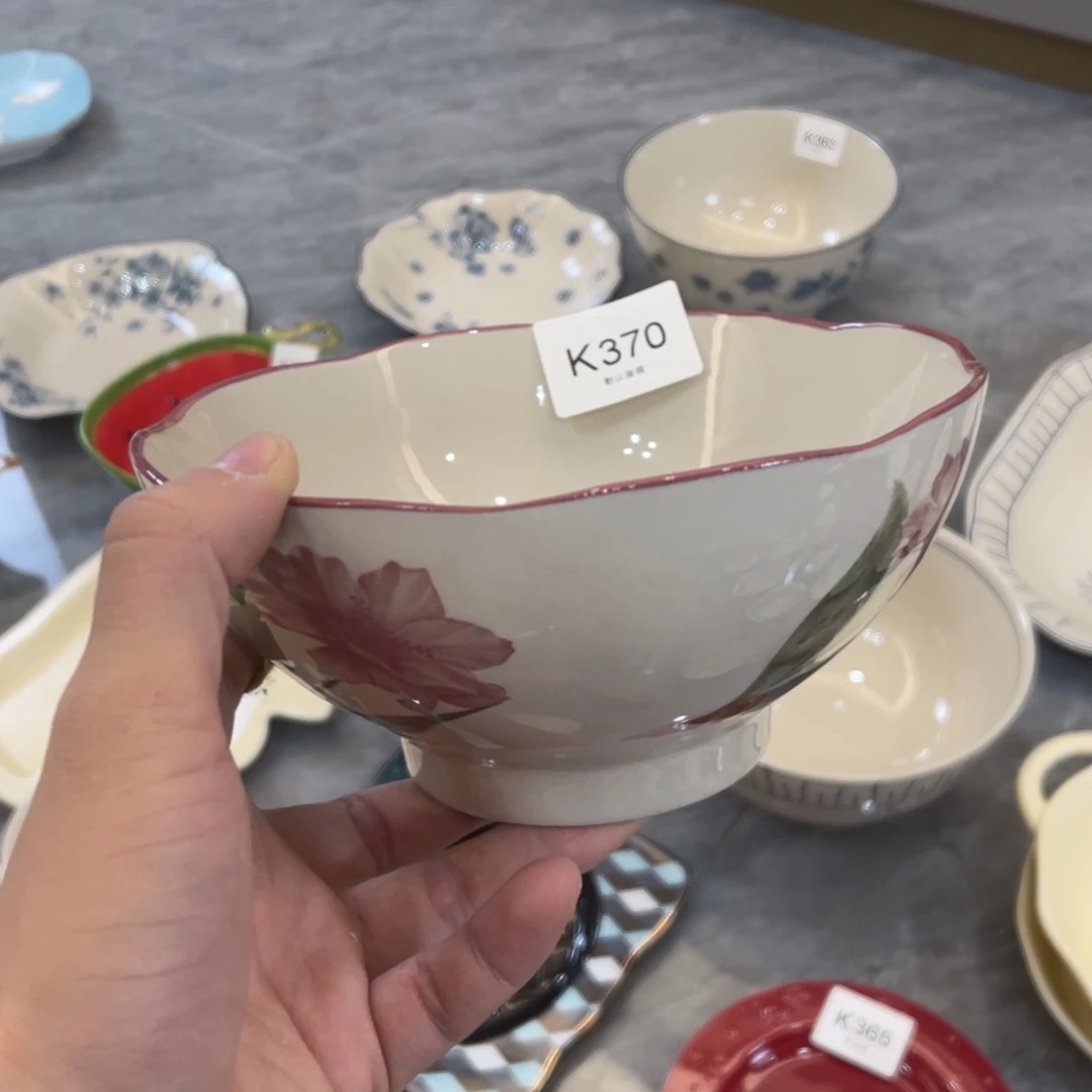 陶瓷微瑕餐具介意勿拍，满18飞！