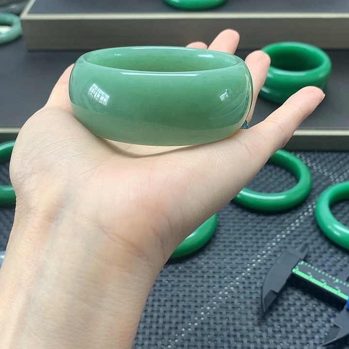 仙***李石英质玉手镯未镶嵌