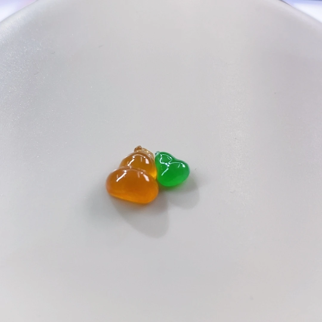 颈饰18K金镶嵌翡翠一对葫芦