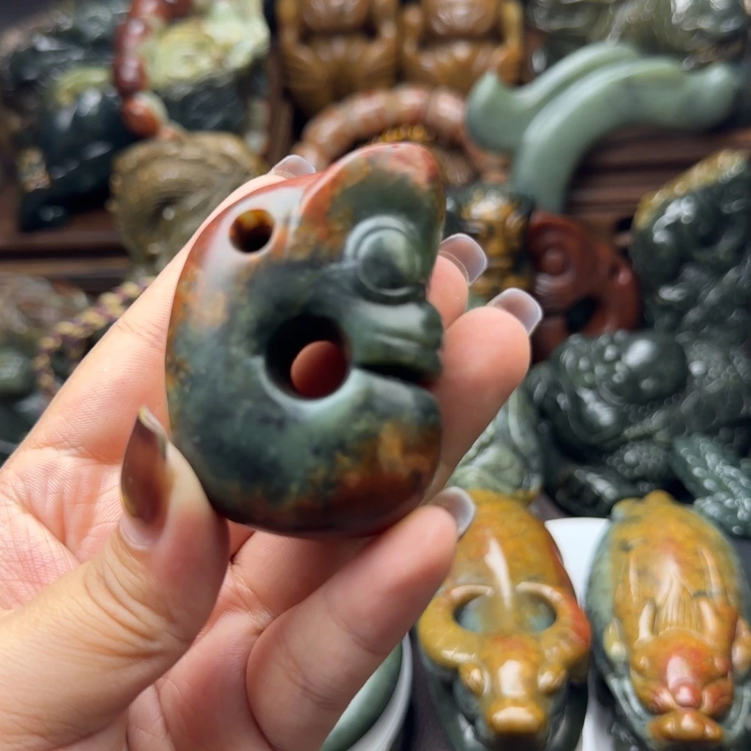 哇***塞透闪石质玉未镶嵌珠宝奇石