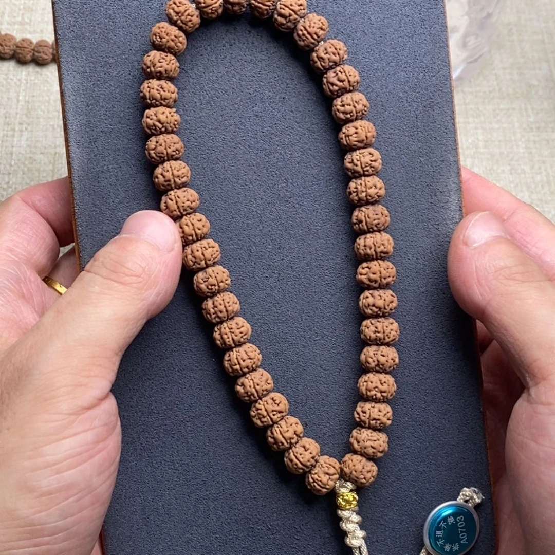 一***鳗吊坠金刚菩提老树