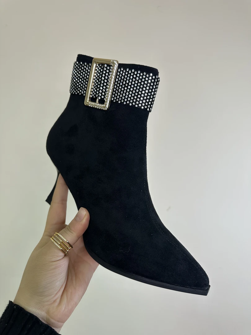 百搭有细跟粗跟高跟