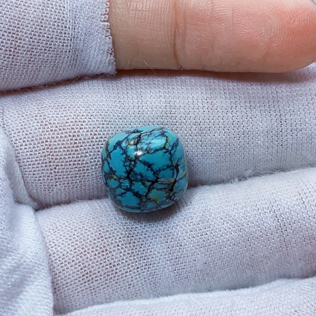 优***，绿松石未镶嵌饰品