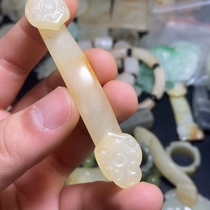 和田玉（糖玉）未镶嵌颈饰