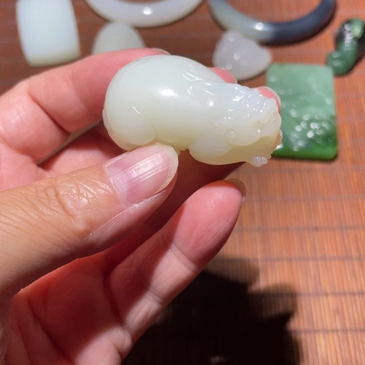 和田玉（糖玉）未镶嵌颈饰