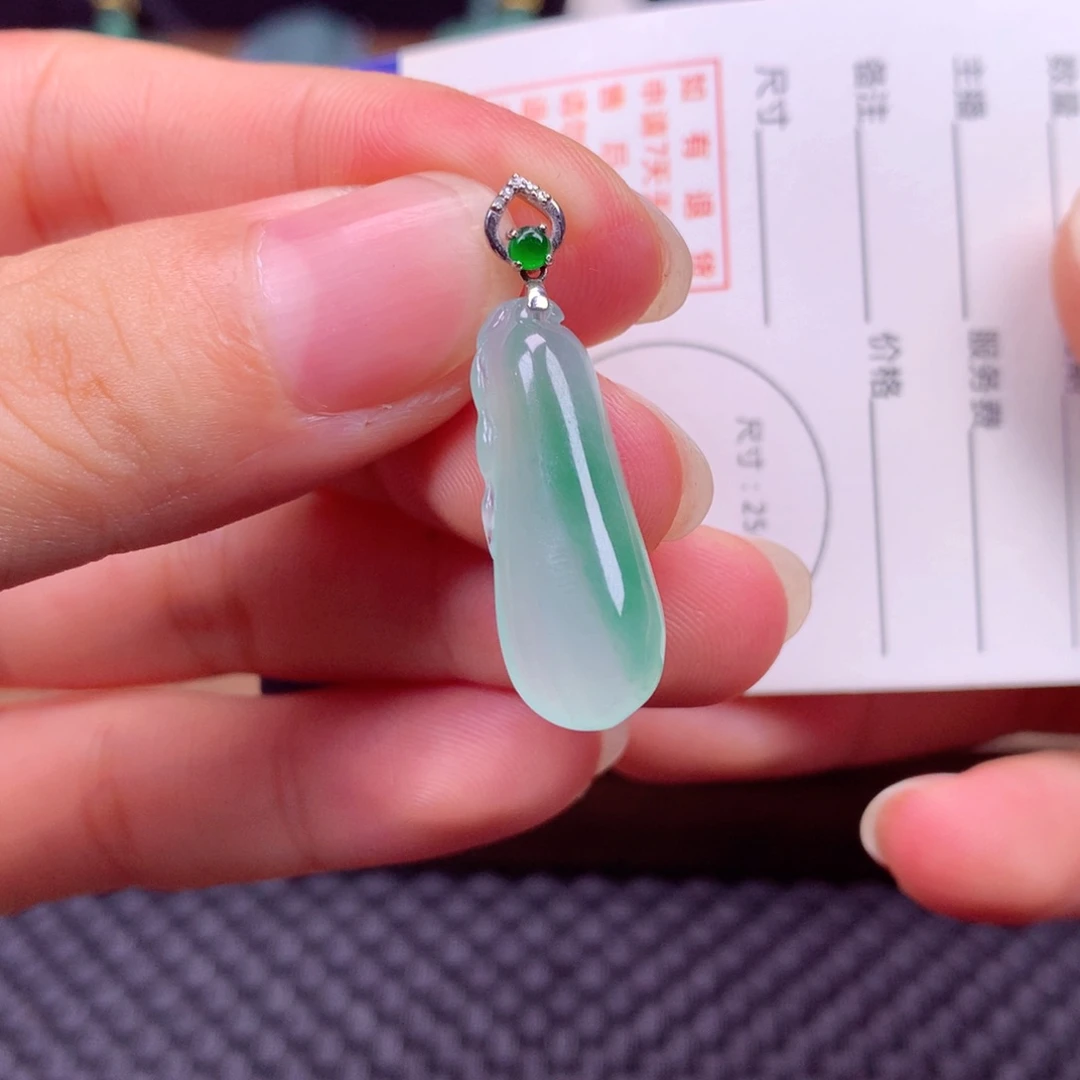 颈饰18K金镶嵌翡翠翡翠