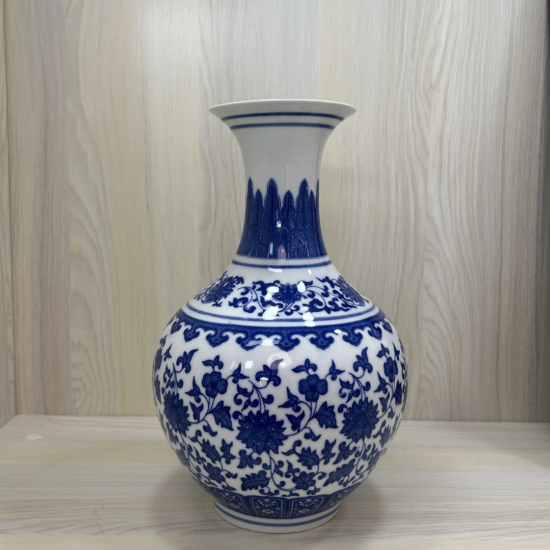 景德镇青花缠枝莲小赏瓶【高度23肚13口8】
