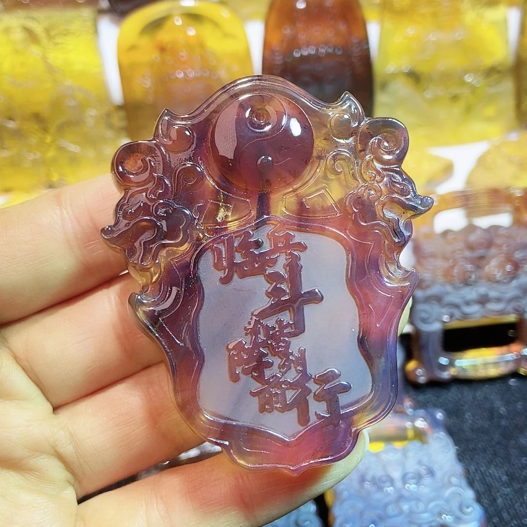 琥珀颈饰未镶嵌九字真言