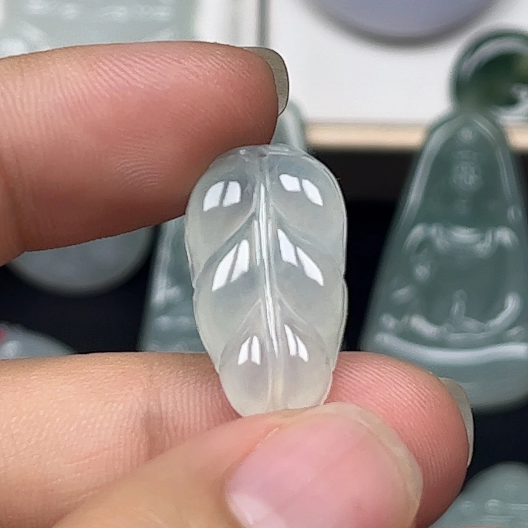 翡翠未镶嵌颈饰缅甸天然翡翠