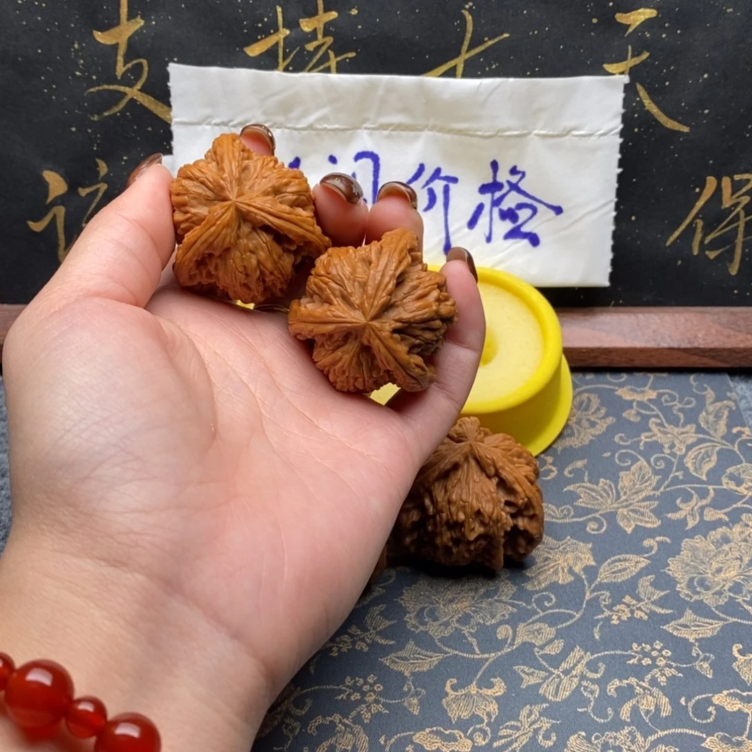 吊坠文玩核桃懿白狮子