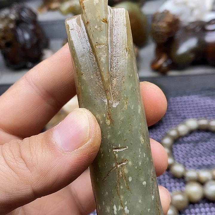 未镶嵌蛇纹石玉颈饰