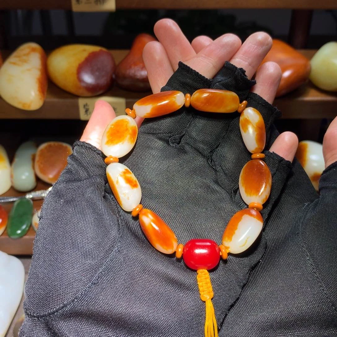 久***心和田玉未镶嵌颈饰