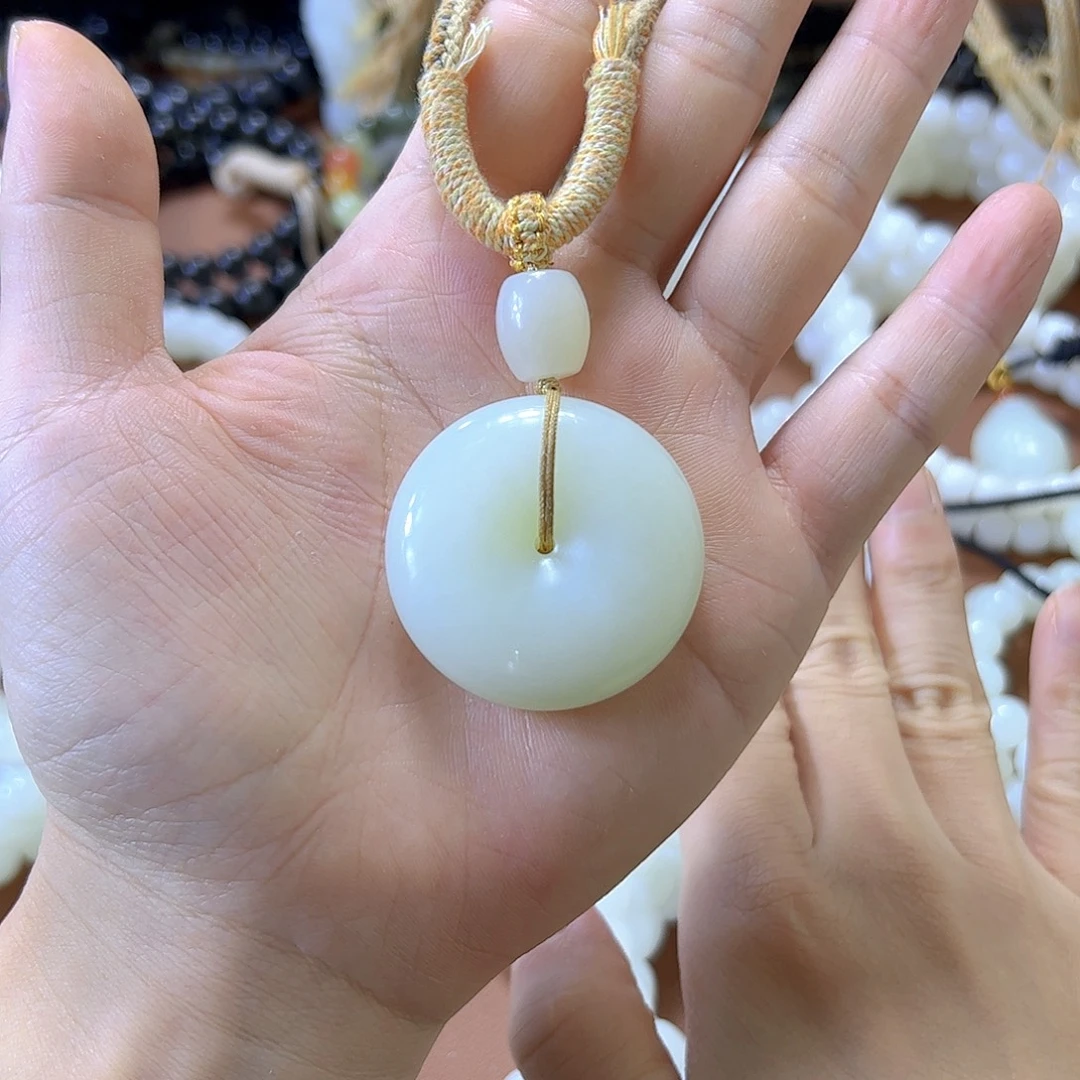 和田玉未镶嵌手串