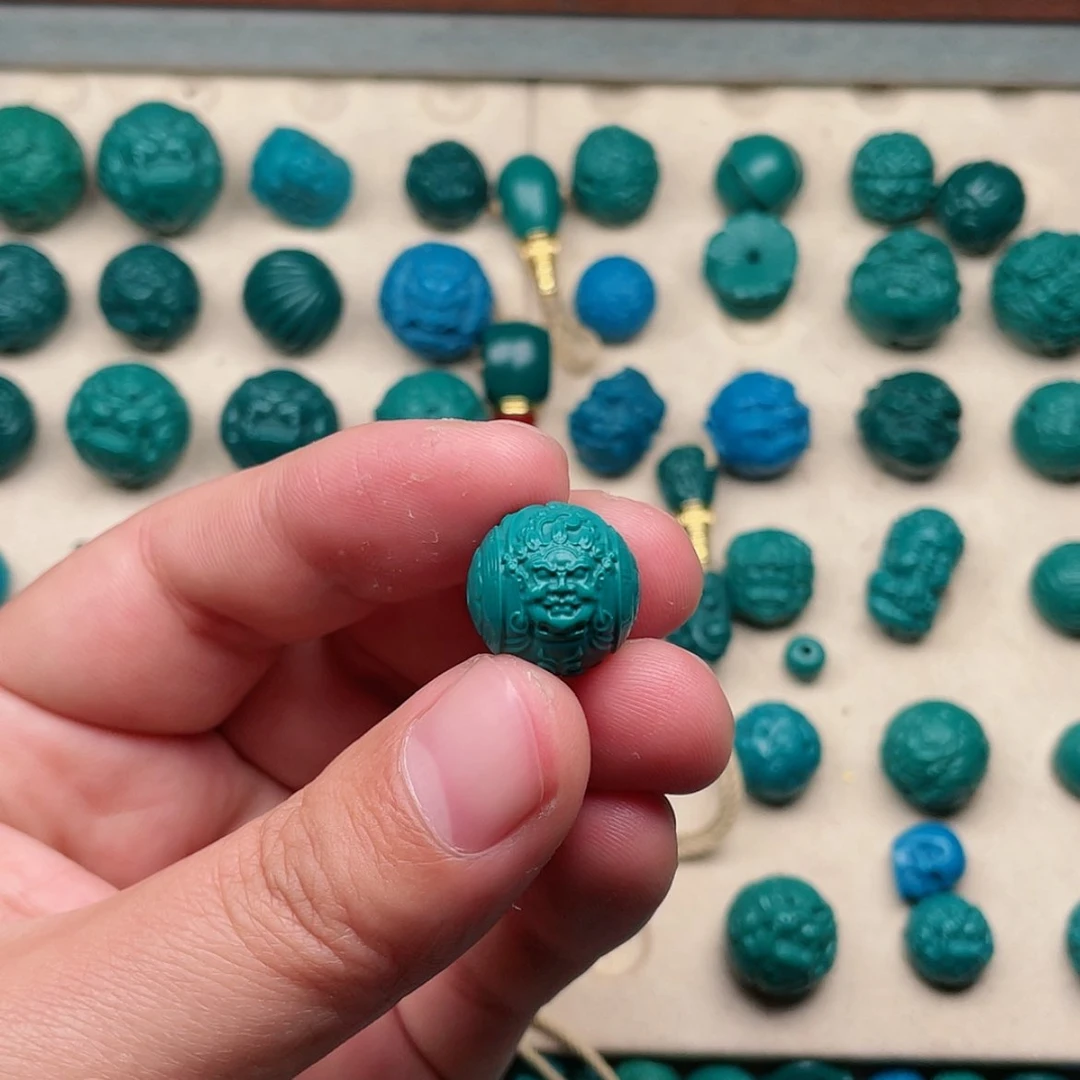 【闪购商品】玻璃颈饰财神尺寸16一个