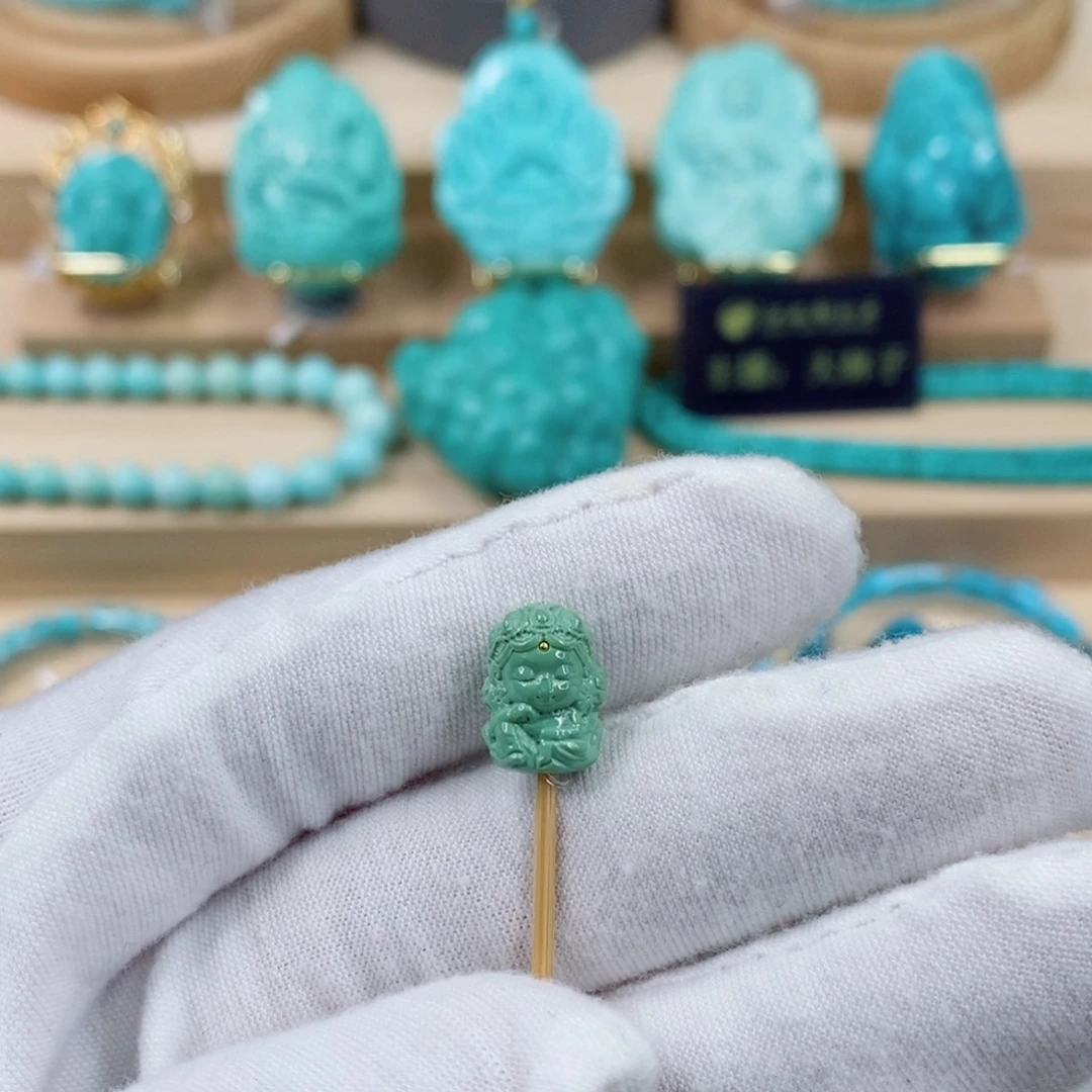 绿松石未镶嵌珠宝奇石