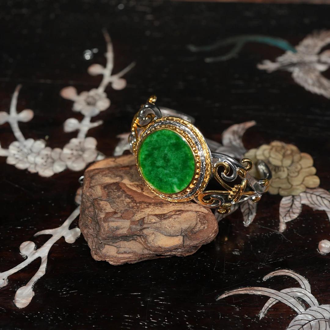 1.12香港王老板-翡翠a货镶嵌手镯o148