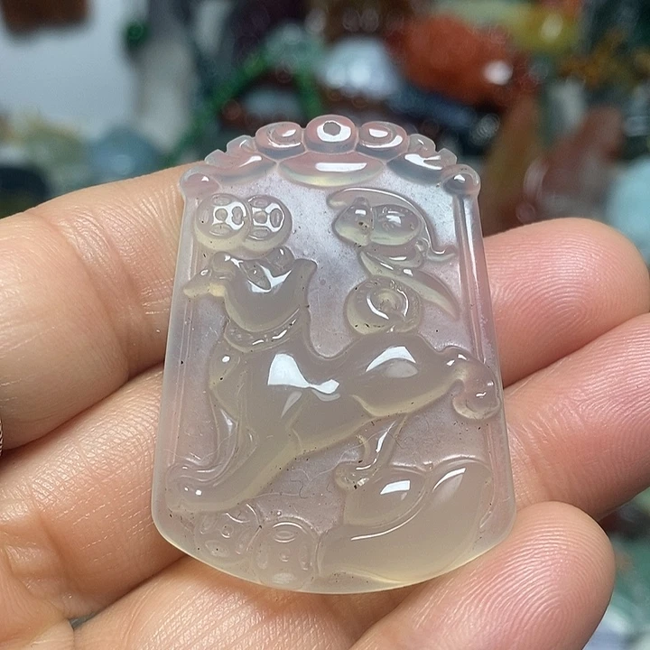 翡翠未镶嵌吊坠(赠链)