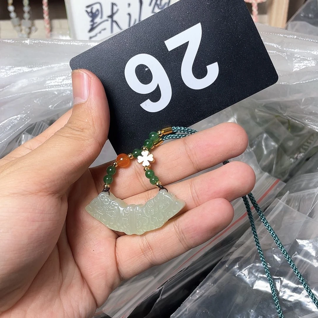 蛇纹石玉颈饰合金e****乐