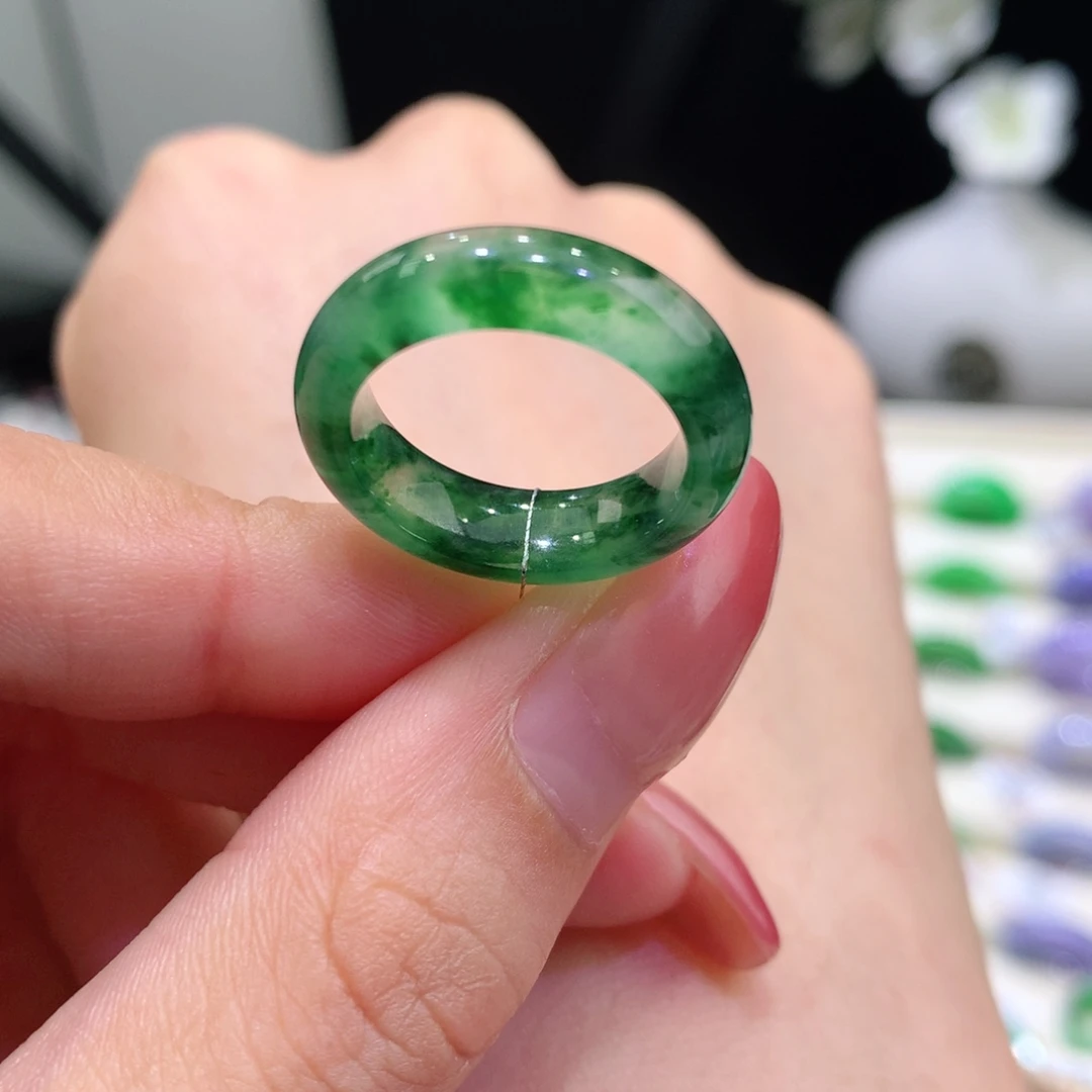 翡翠未镶嵌戒指翡翠