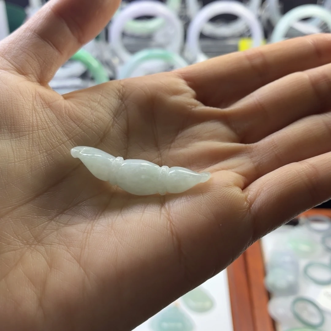 翡翠未镶嵌手绳藕节