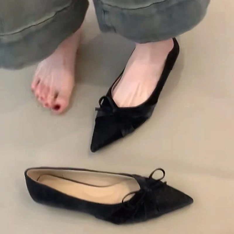 【澳门专柜正品】尖头包鞋女2025新款绸缎面黑色瓢鞋蝴蝶结浅口平