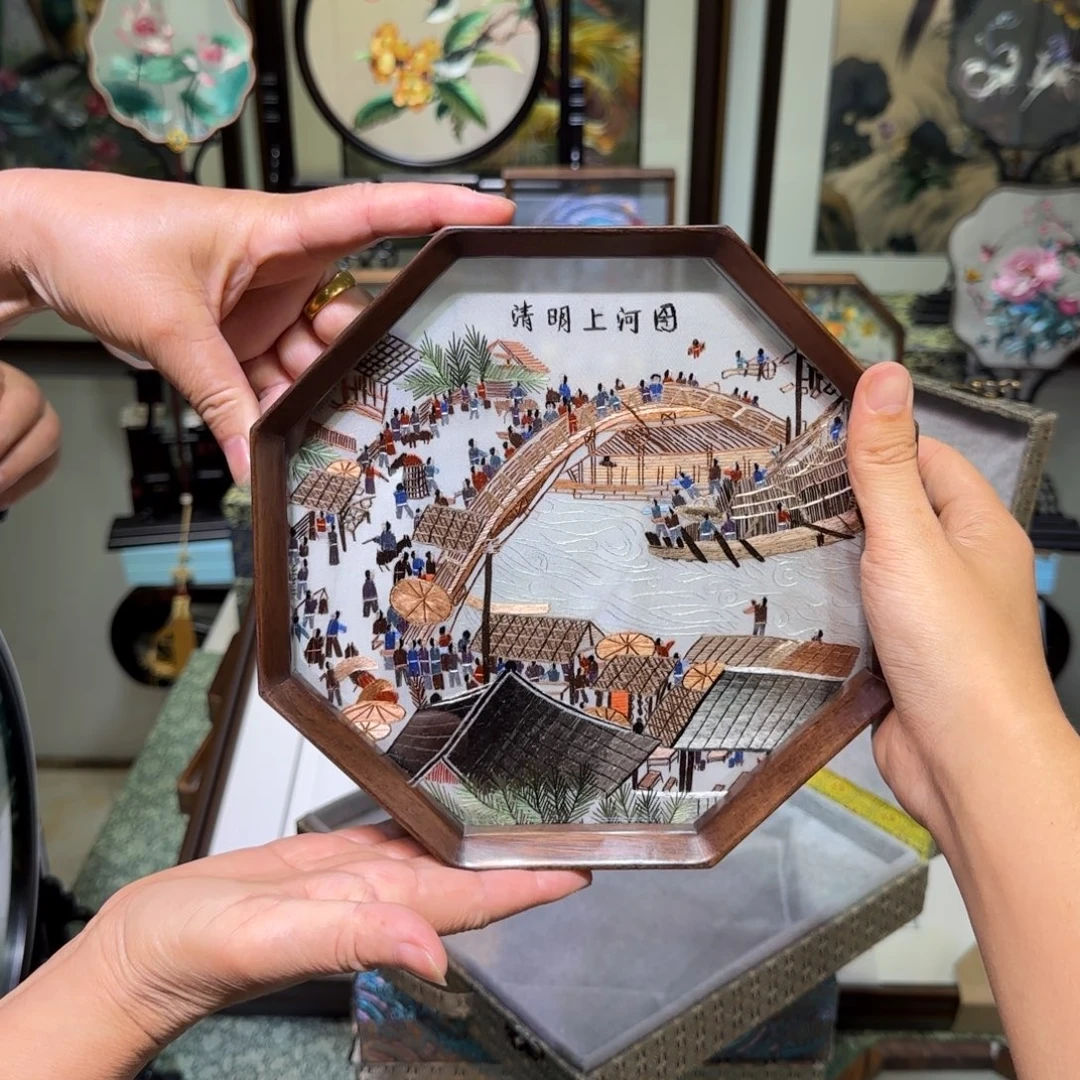 刺绣刺绣工艺精湛独特设计新颖时尚