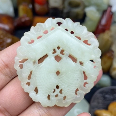 蛇纹石玉未镶嵌颈饰40