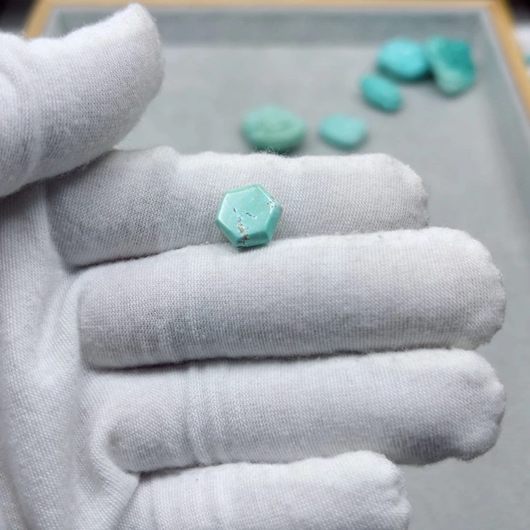 绿松石未镶嵌挂件