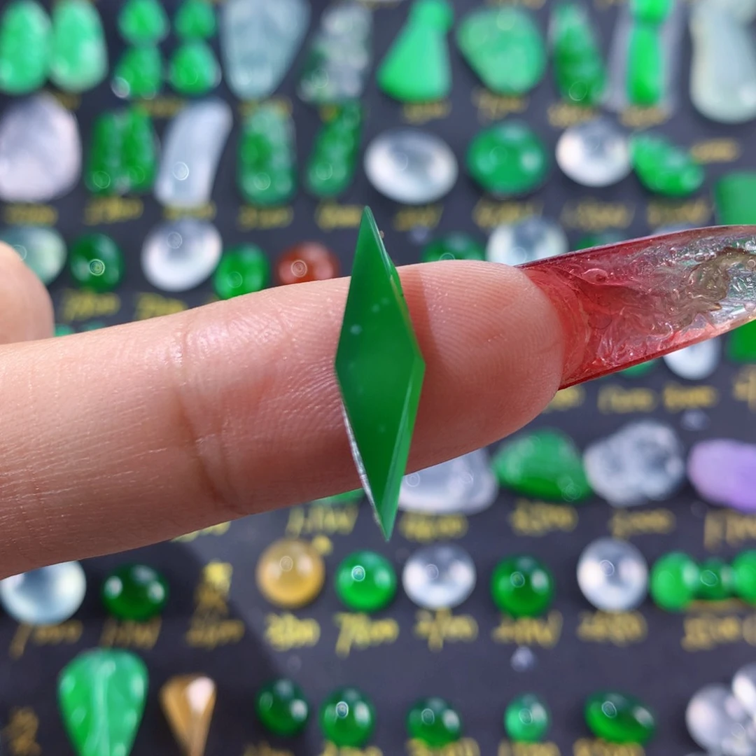 翡翠颈饰未镶嵌纯天然缅甸翡翠A货