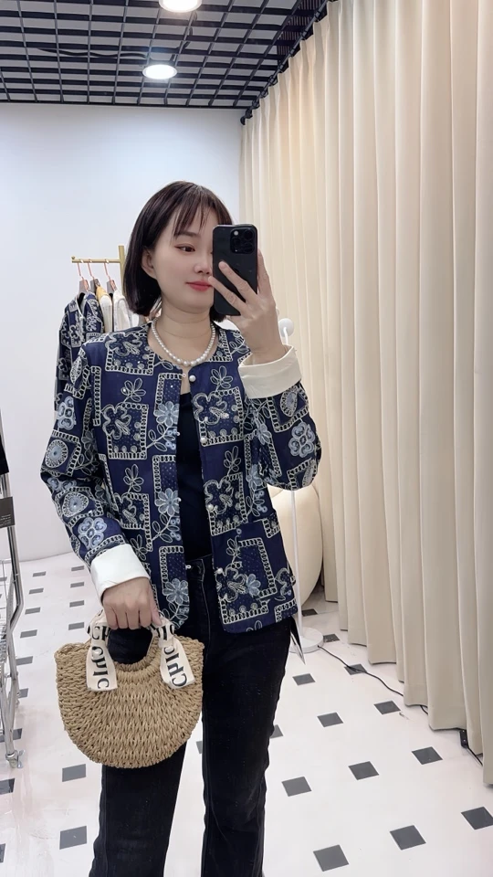 新中式圆领刺绣亮片短外套蝙蝠袖休闲宽松百搭洋气气质上衣2103