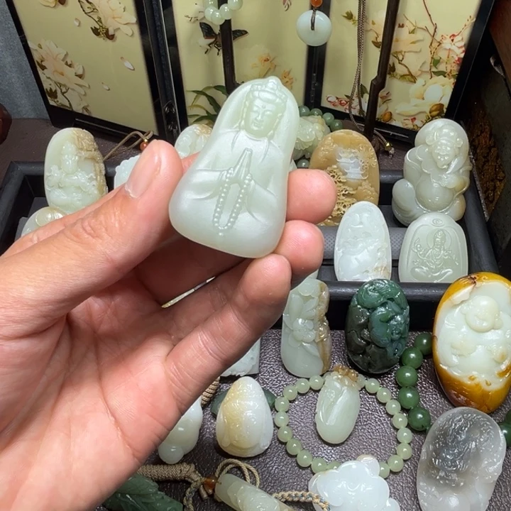 和田玉未镶嵌颈饰