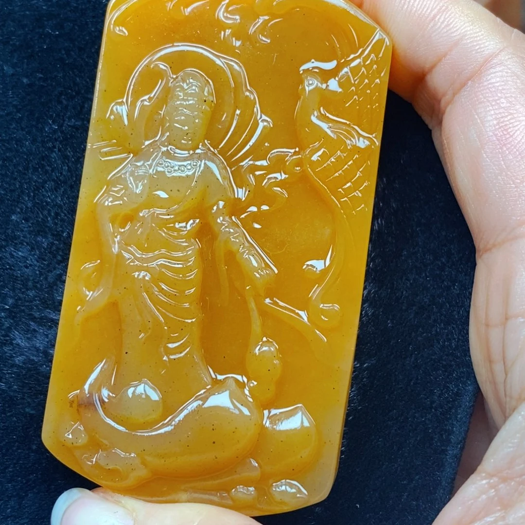 未镶嵌石英质玉（黄龙玉）颈饰