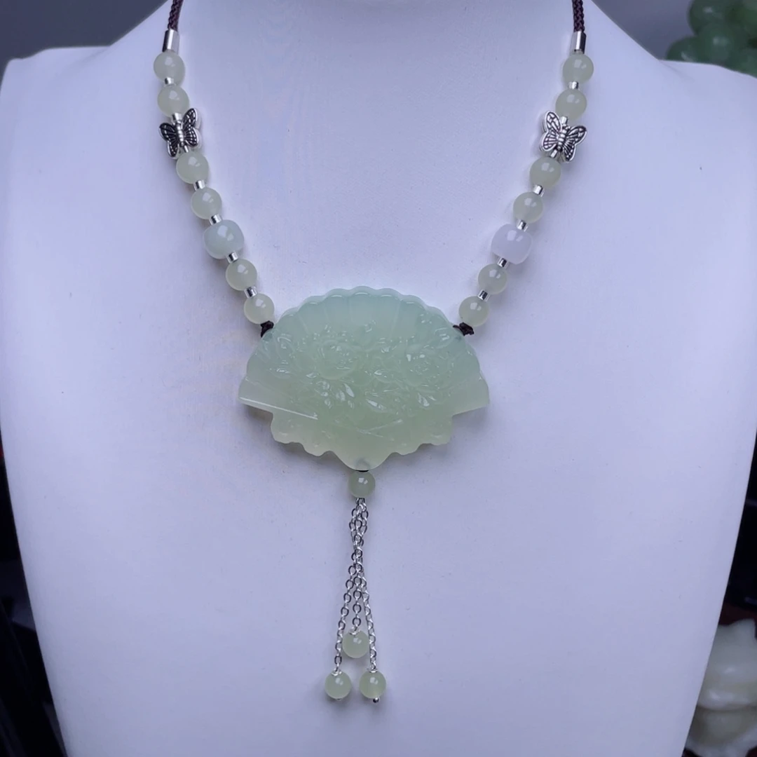 蛇纹石玉颈饰未镶嵌