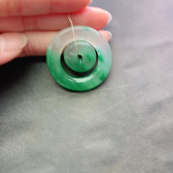 石英质玉未镶嵌颈饰