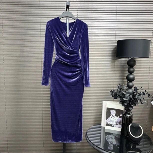 2025春装深紫色金丝绒长款显瘦名媛气质长款连衣裙-深紫百褶