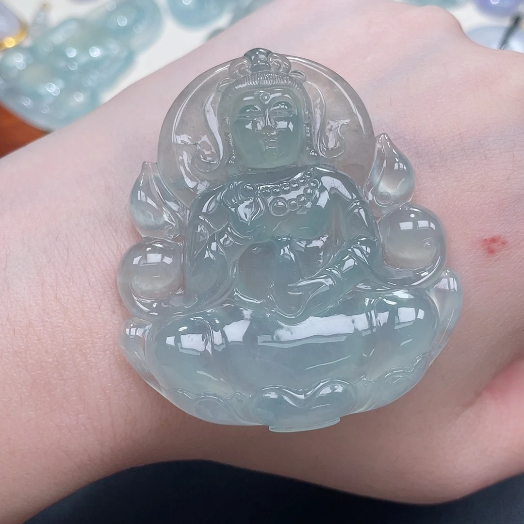 翡翠未镶嵌颈饰观音