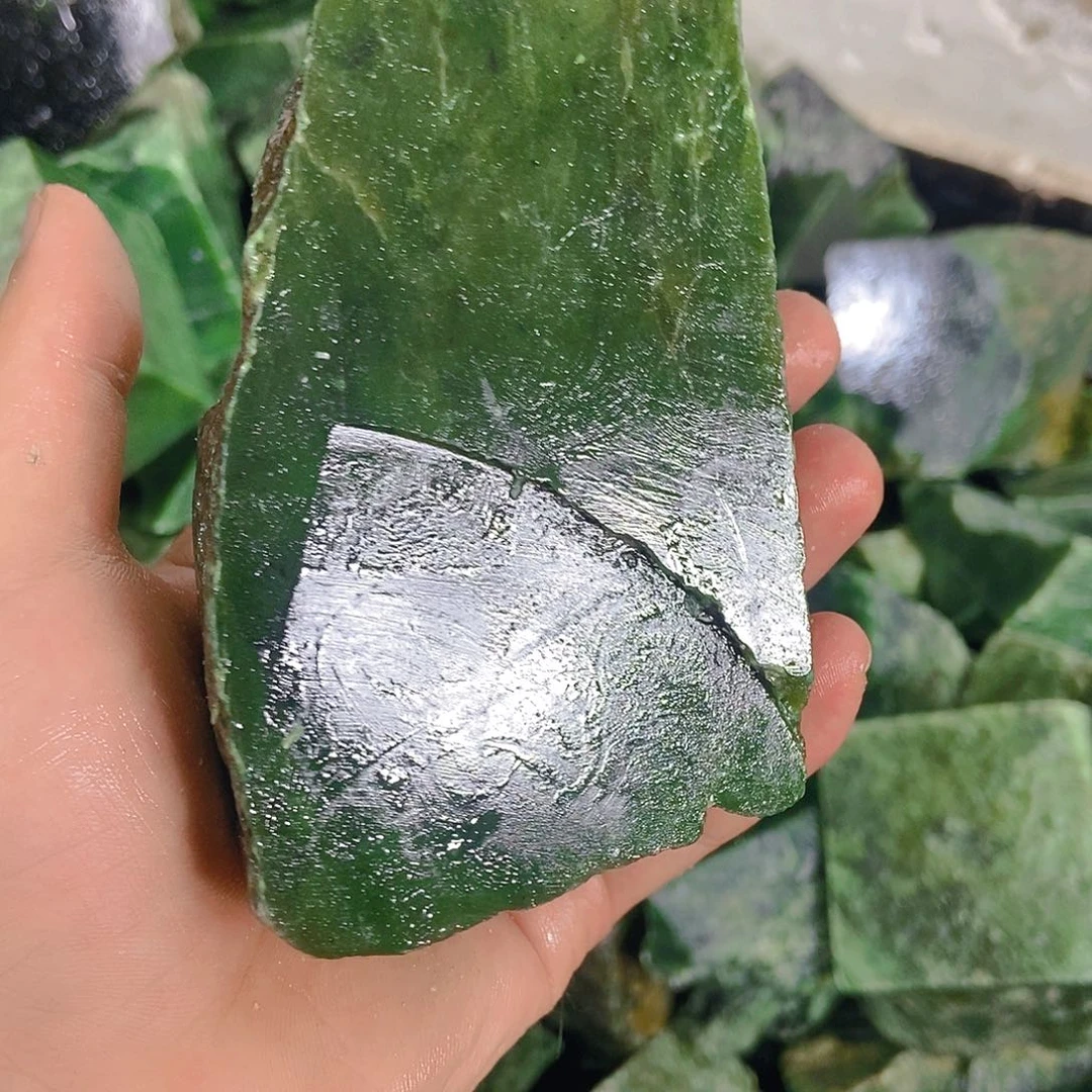 和田玉未镶嵌珠宝半成品