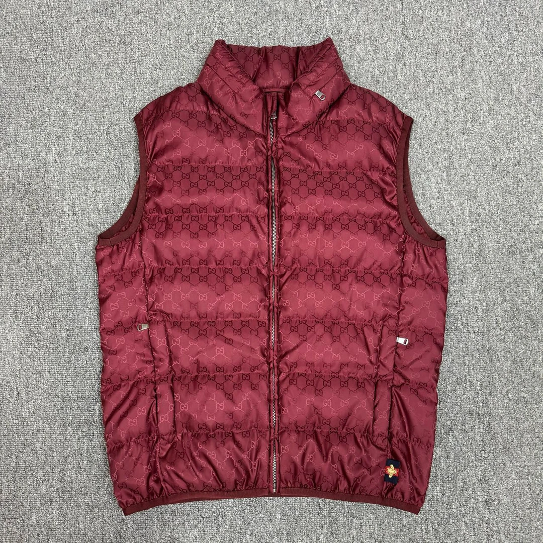 99新 GUCCI/古驰 古驰 红色满印双G羽绒服马甲 48码99新 9761237