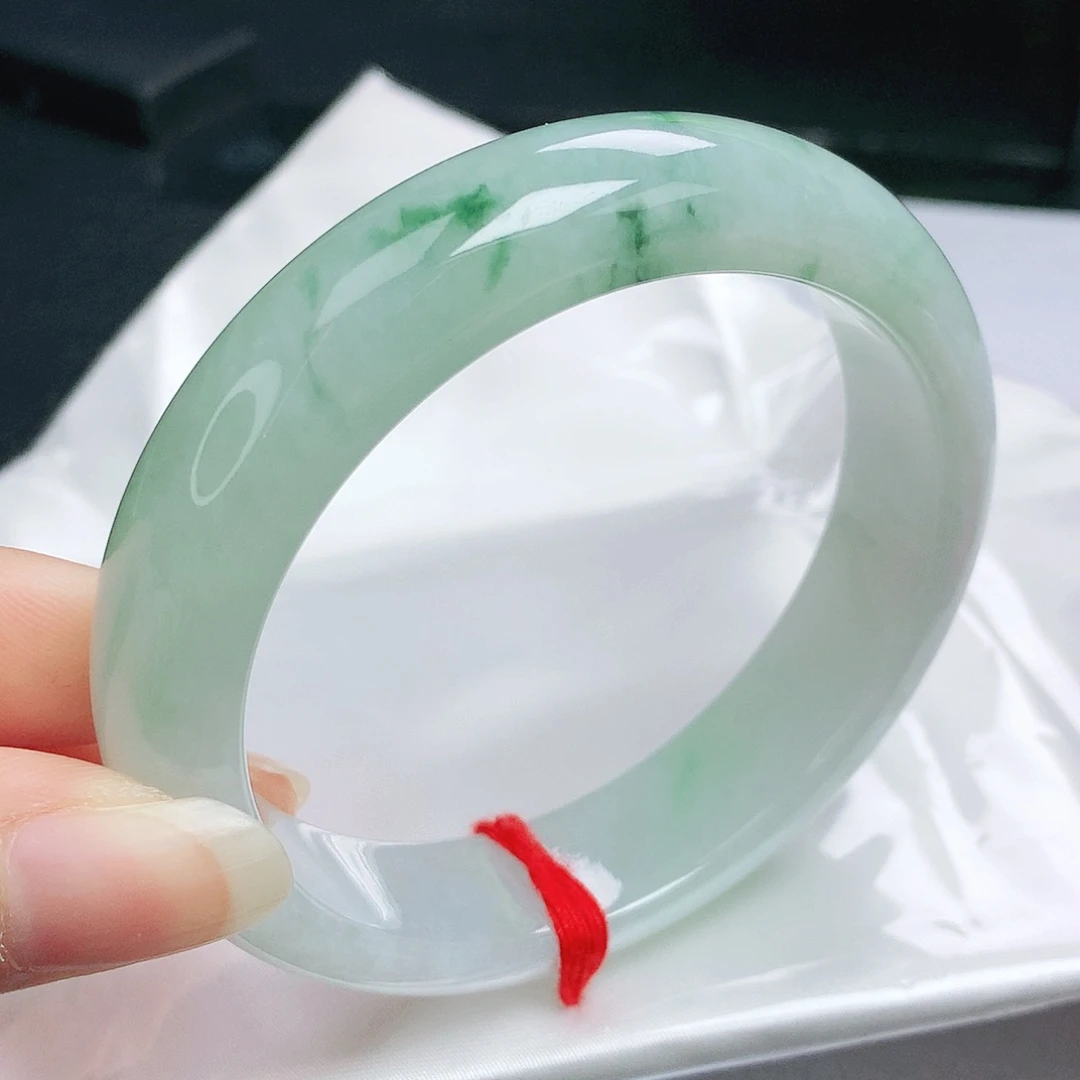 翡翠手镯未镶嵌正
