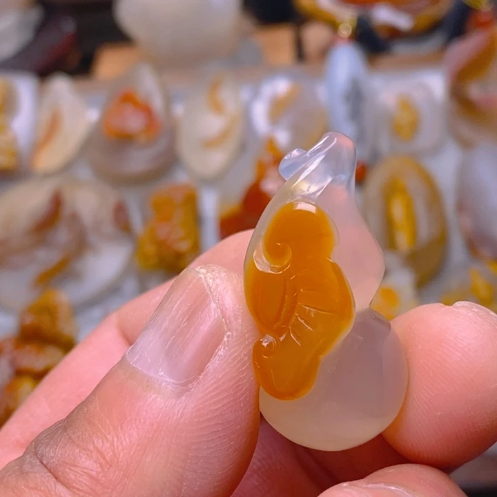 玛瑙/玉髓颈饰未镶嵌王*