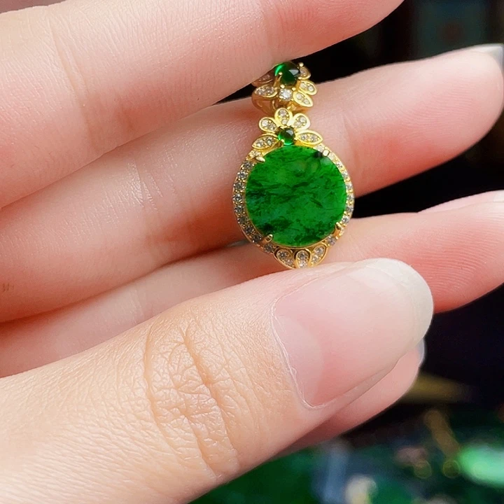 翡翠银S925镶嵌颈饰多样性