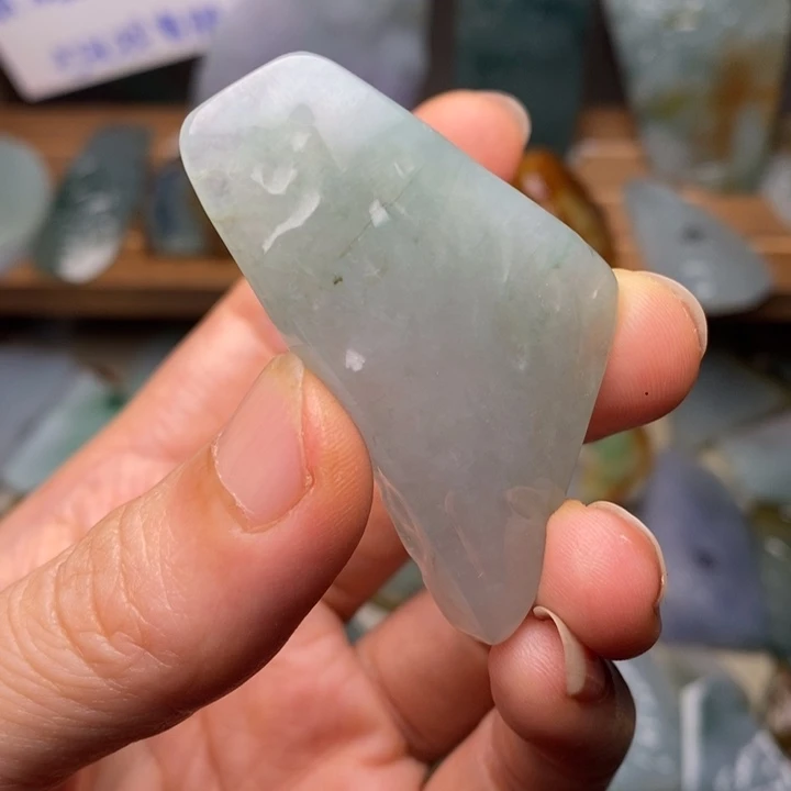 颈饰未镶嵌翡翠天然