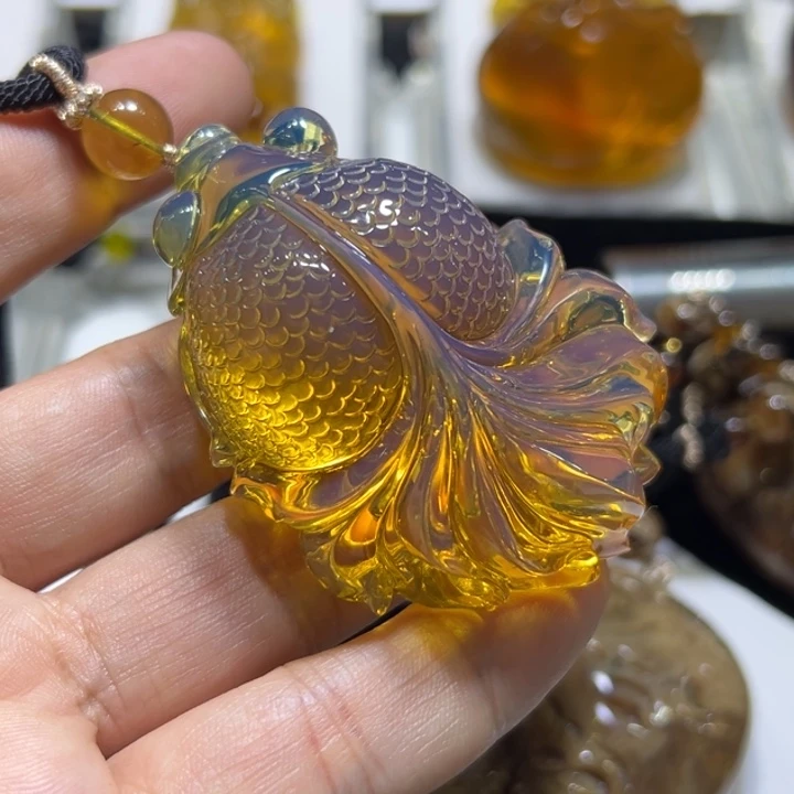 未镶嵌琥珀颈饰琥珀吊坠