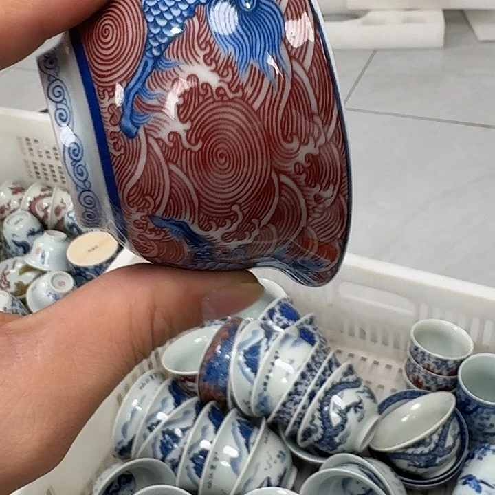 瓷片釉里红麒麟踏浪大压手杯景德镇