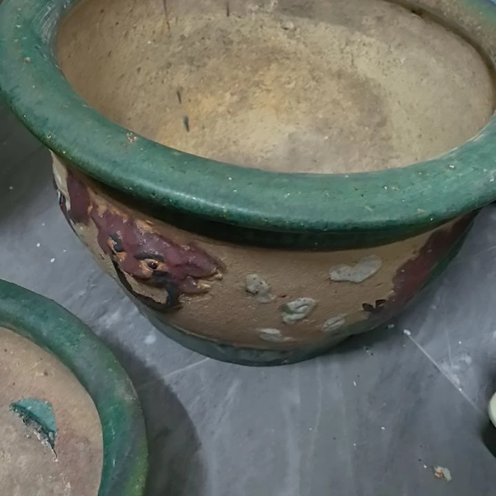青花瓷都****)石湾公仔花盆一个