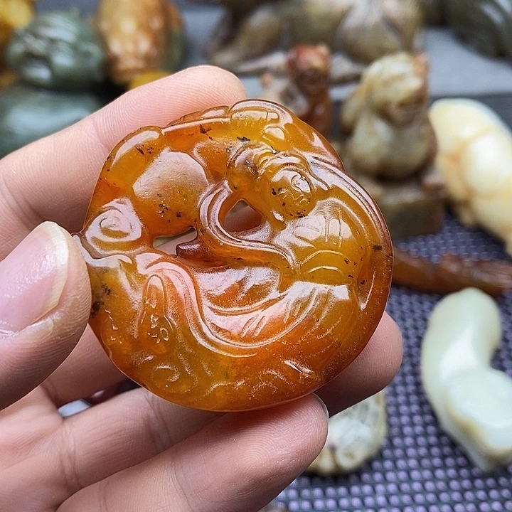 蛇纹石玉未镶嵌颈饰