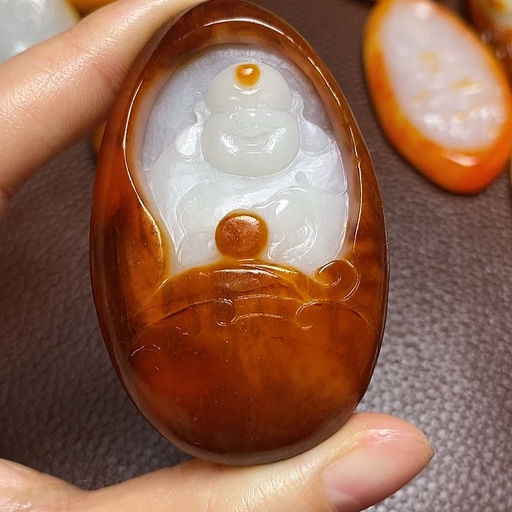 蒋***海和田玉未镶嵌颈饰