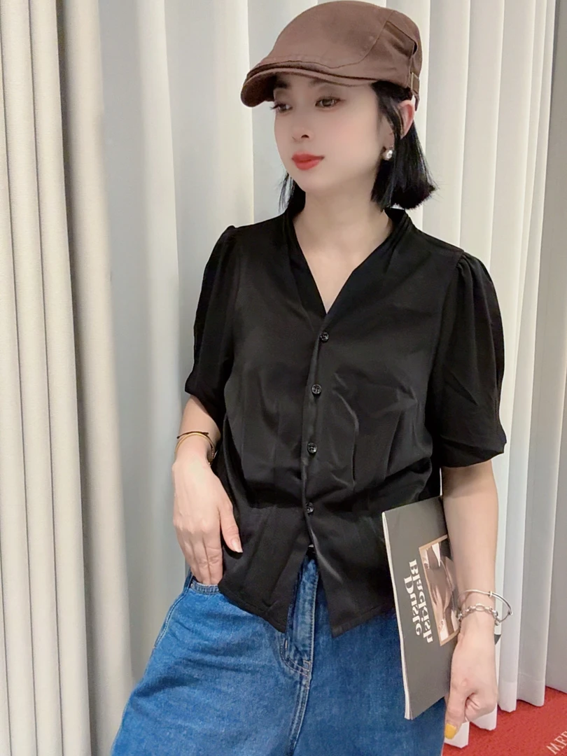 显瘦纯色黑色衬衫气质纽扣设计感V领千金风短袖宽松型