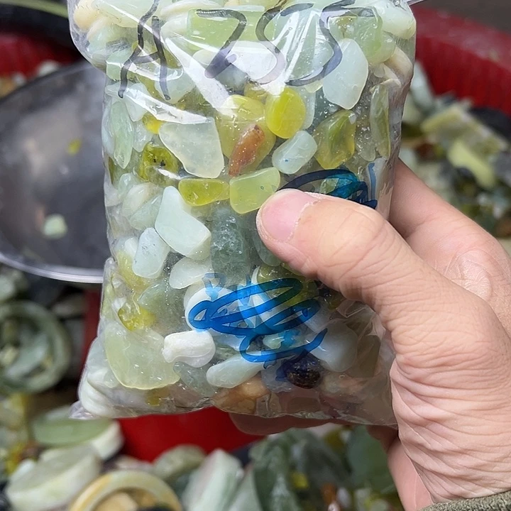 中***º蛇纹石玉未镶嵌鱼缸石 盆景石