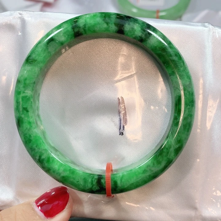 翡翠手镯未镶嵌天然翡翠手镯02